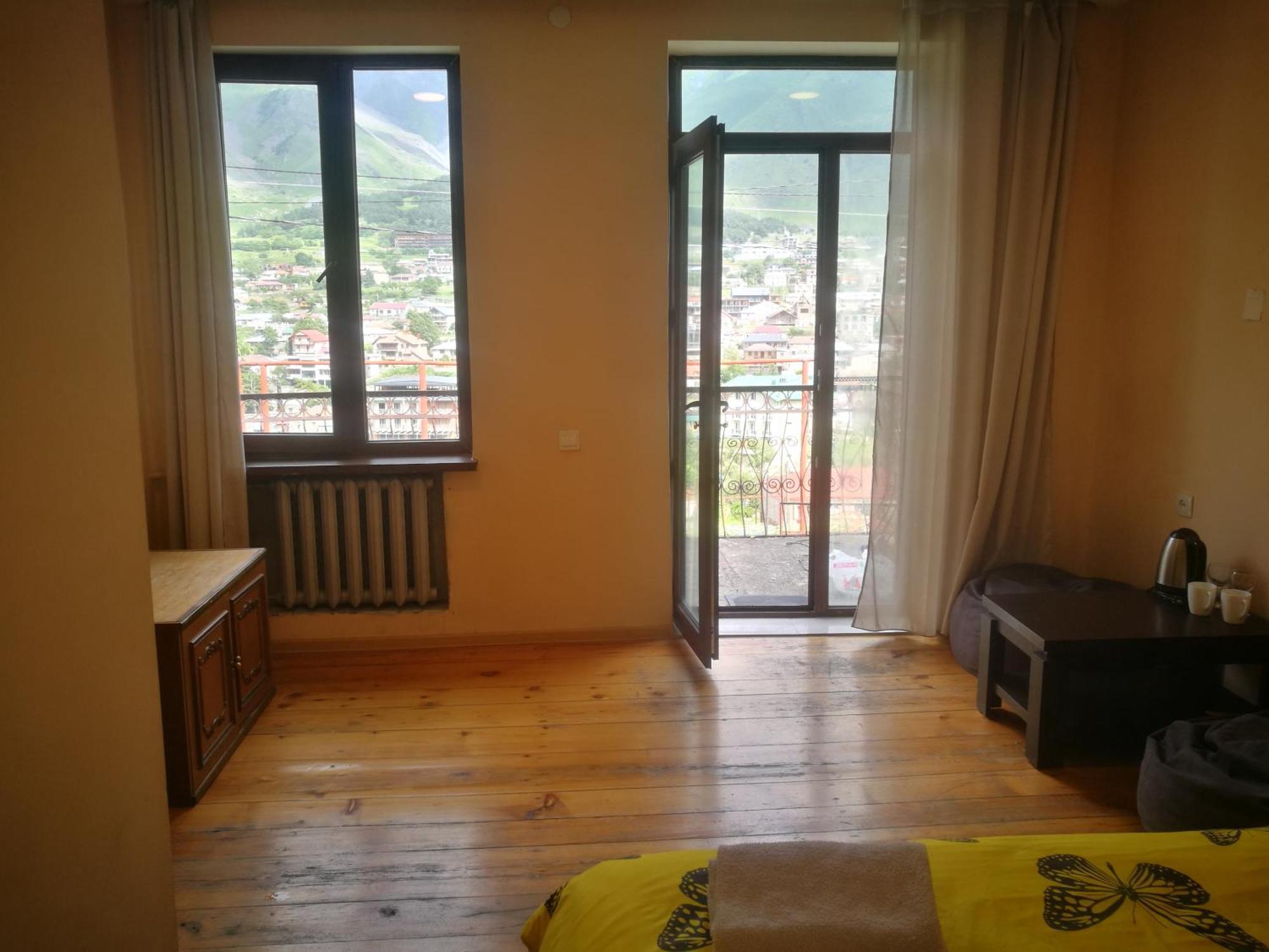 Belas Guesthouse Kazbegi Ngoại thất bức ảnh