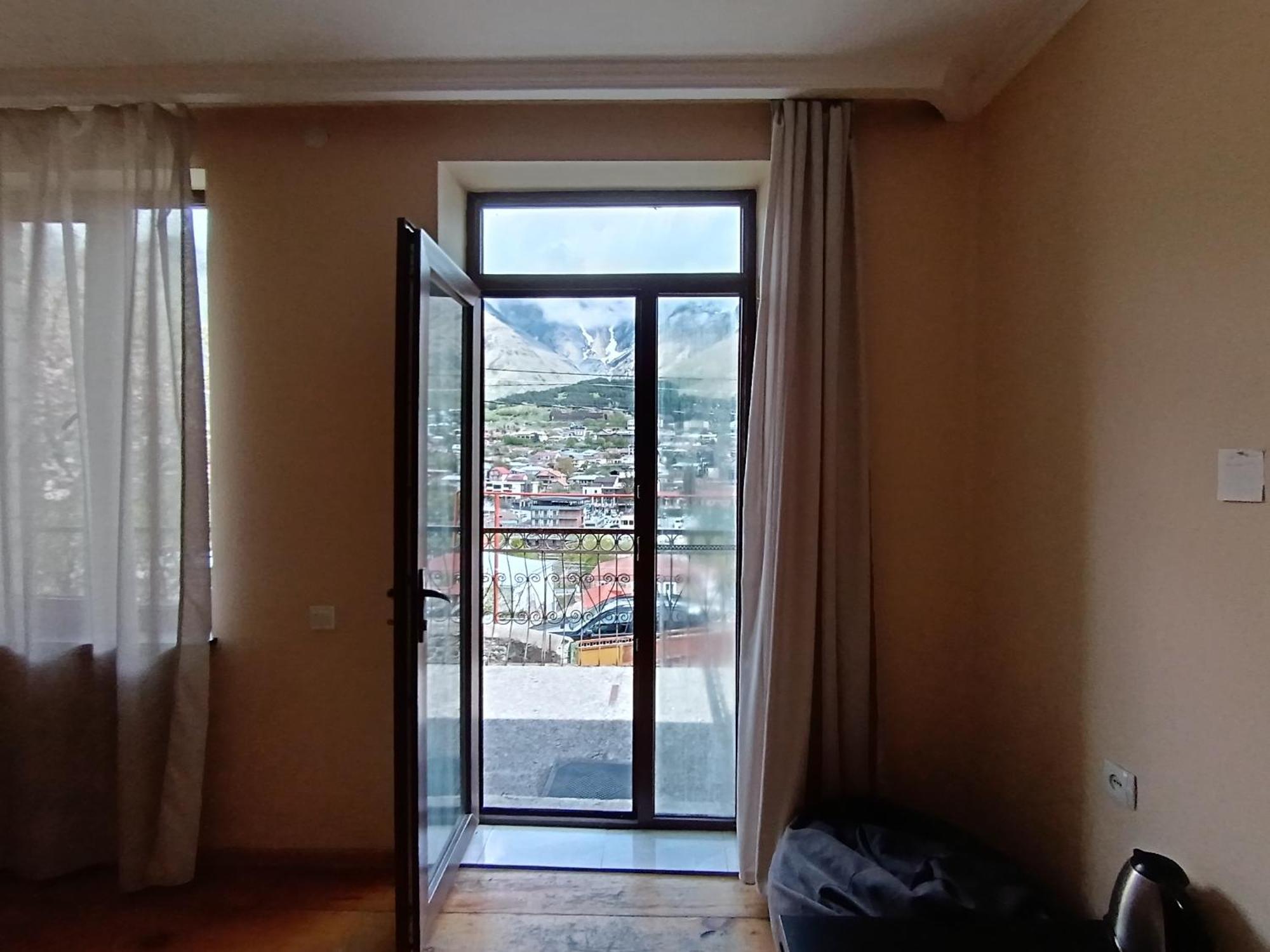 Belas Guesthouse Kazbegi Ngoại thất bức ảnh