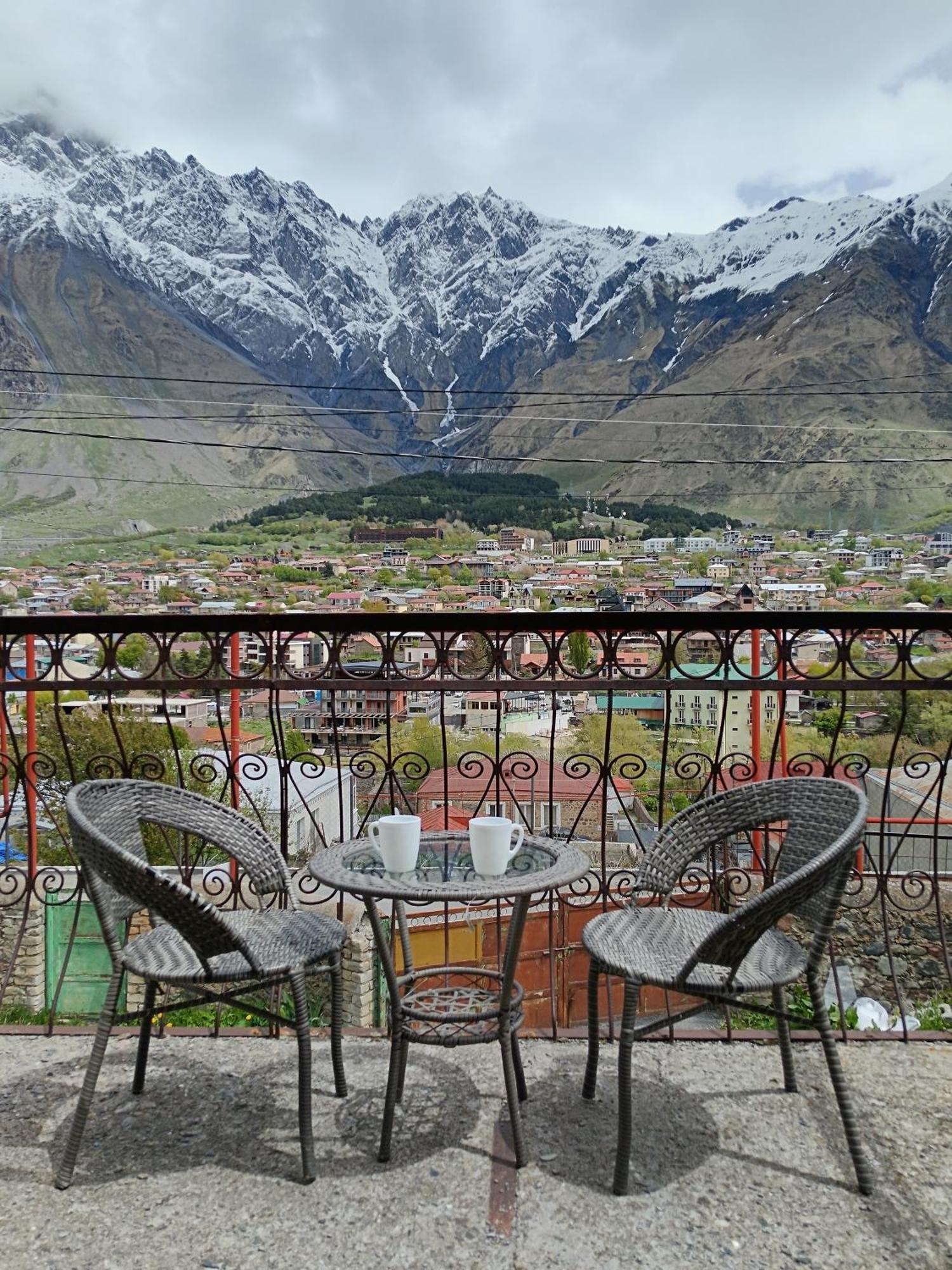 Belas Guesthouse Kazbegi Ngoại thất bức ảnh