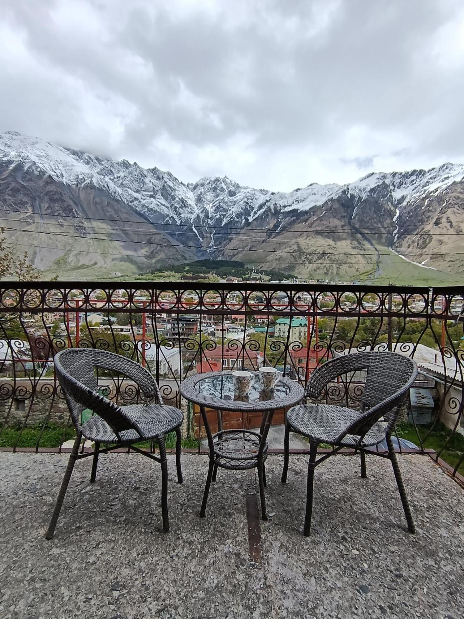 Belas Guesthouse Kazbegi Ngoại thất bức ảnh